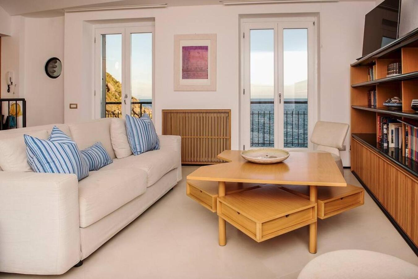 Carattino 12 Idyllic Seafront Retreat Διαμέρισμα Βερνάτσα Εξωτερικό φωτογραφία
