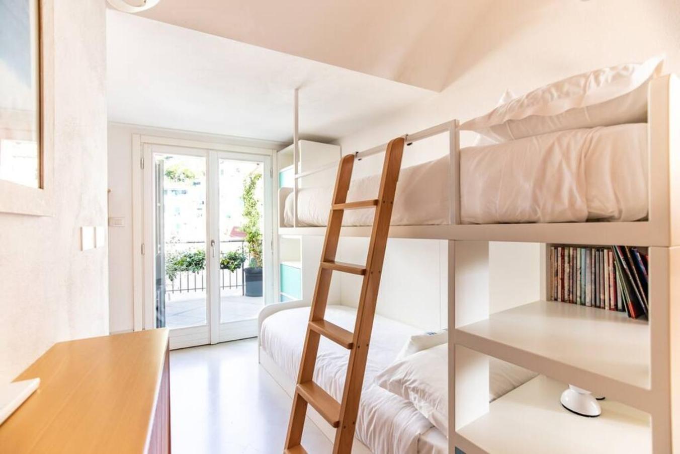 Carattino 12 Idyllic Seafront Retreat Διαμέρισμα Βερνάτσα Εξωτερικό φωτογραφία