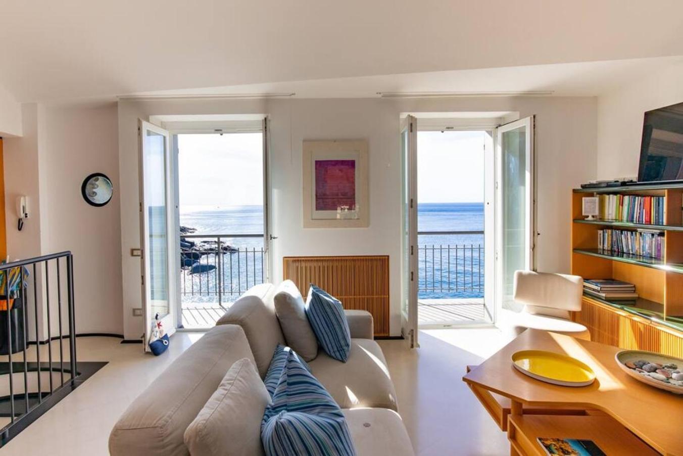 Carattino 12 Idyllic Seafront Retreat Διαμέρισμα Βερνάτσα Εξωτερικό φωτογραφία