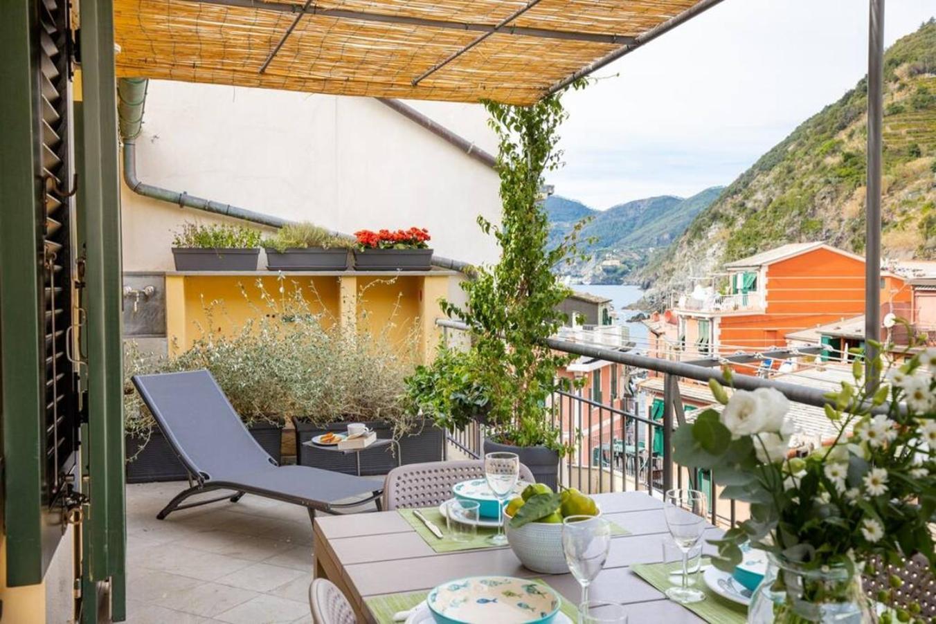 Carattino 12 Idyllic Seafront Retreat Διαμέρισμα Βερνάτσα Εξωτερικό φωτογραφία